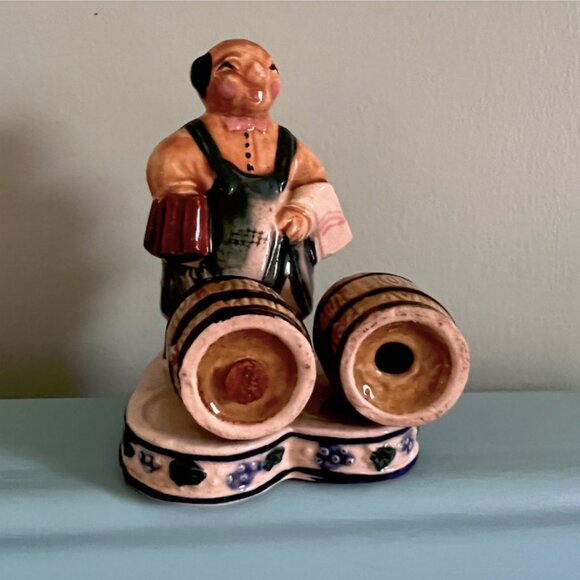 Vintage Bartender with Kegs Salt & Pepper 3 piece set Antique - Picture 9 of 9